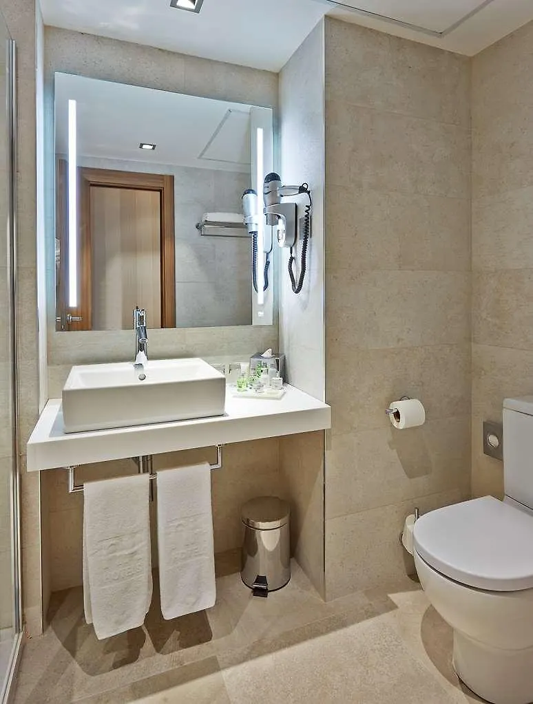 Hotel Nh Barcelona Les Corts 3*,
