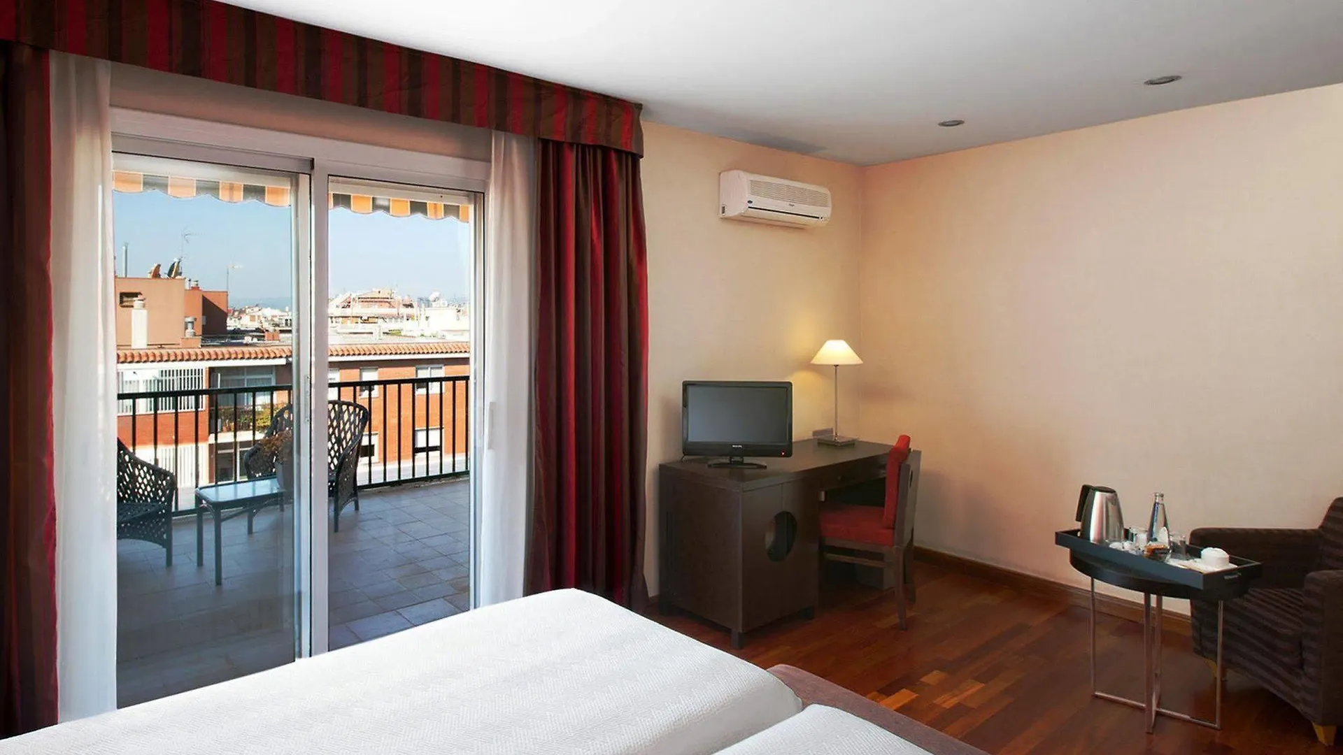 Hotel Nh Barcelona Les Corts 3*,  Spagna