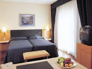 Nh Barcelona Les Corts Hotel