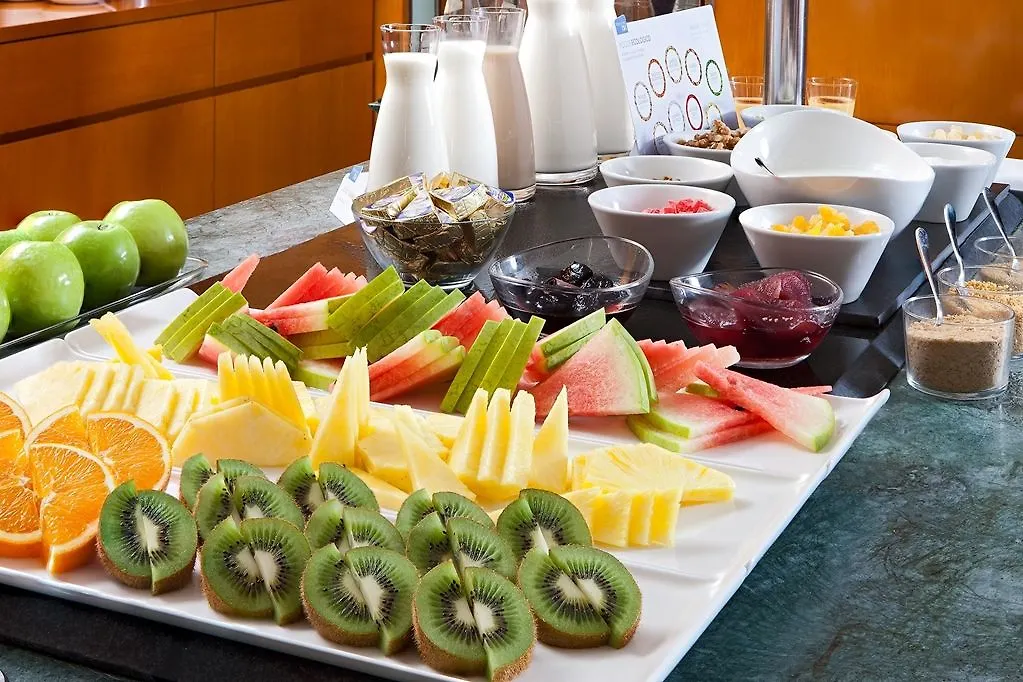 Nh Barcelona Les Corts Hotel