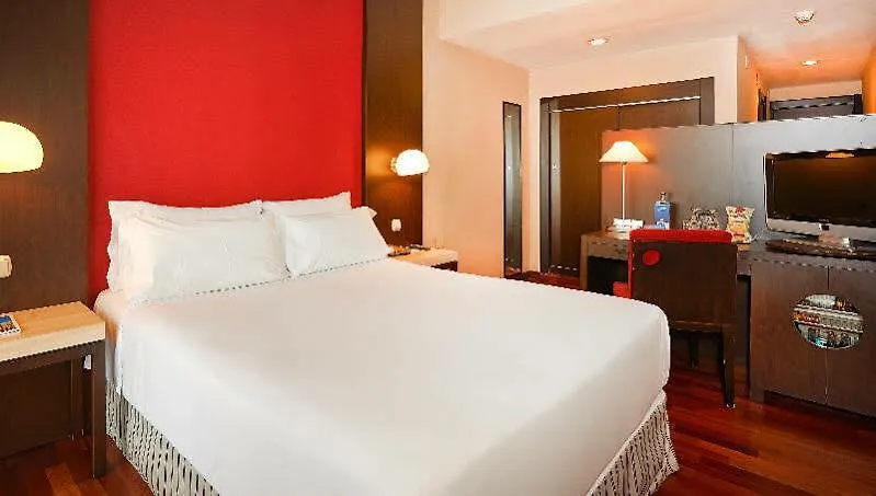 Nh Barcelona Les Corts Hotel