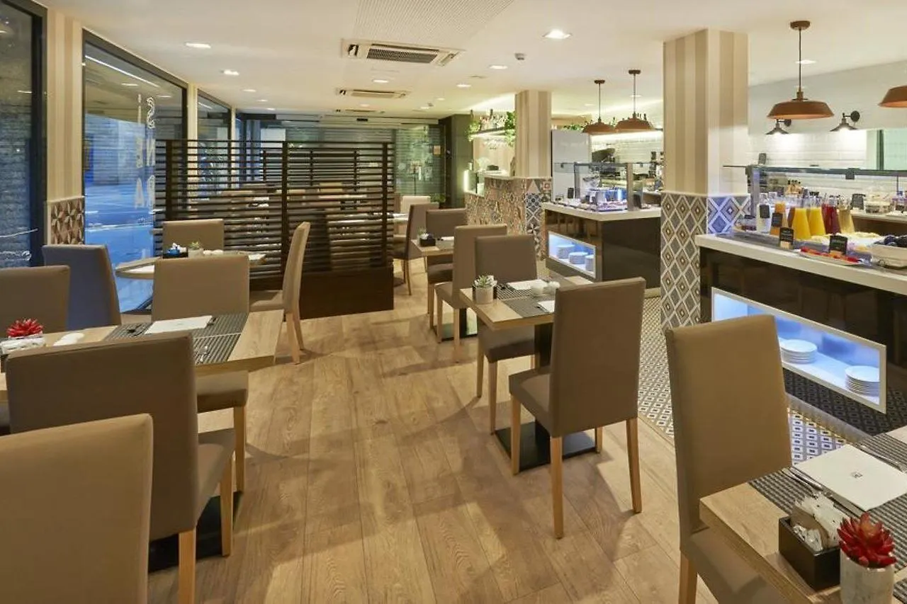 Nh Barcelona Les Corts Hotel